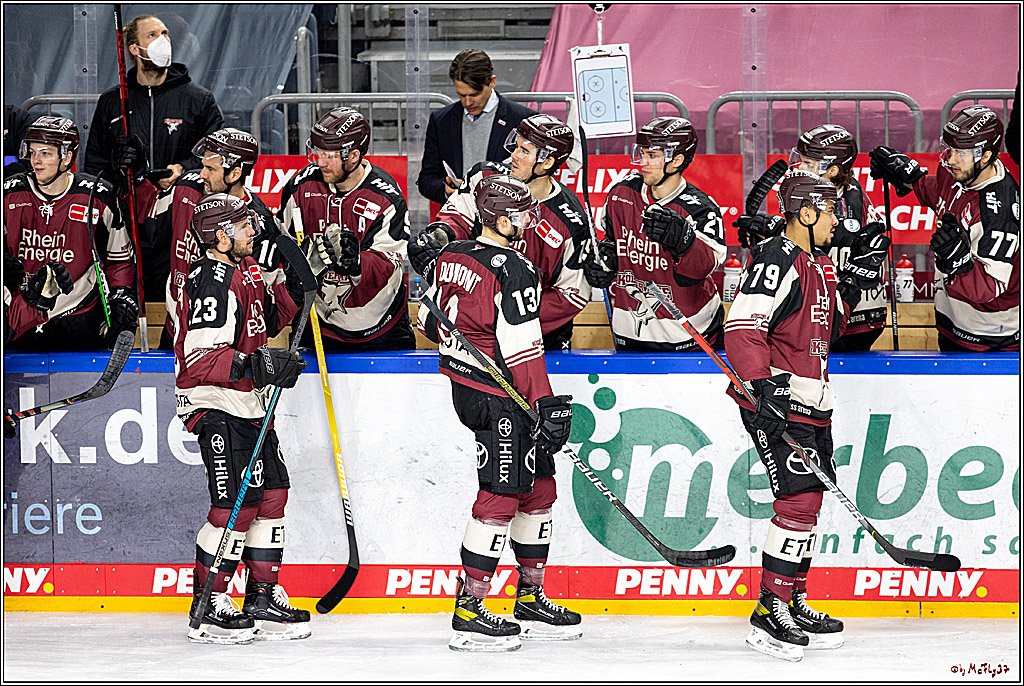 PENNY DEL;  Koelner Haie - Fischtown Pinguins Bremerhaven; Koeln, 12.02.2021